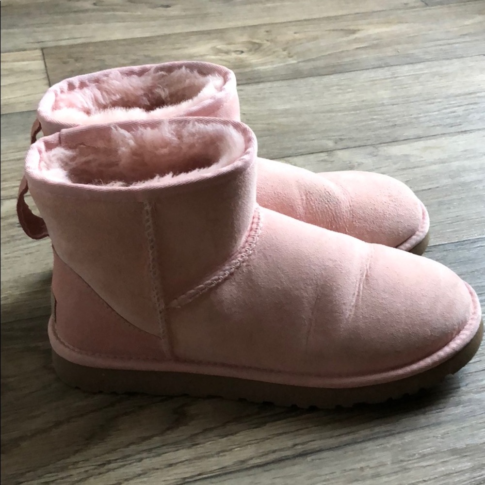 UGG